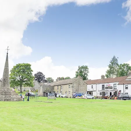 Дом отдыха Waters Edge The Mill *